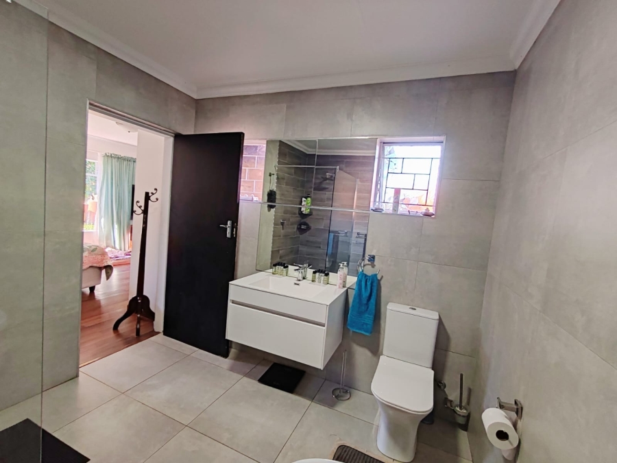 5 Bedroom Property for Sale in Grimbeeck Park North West